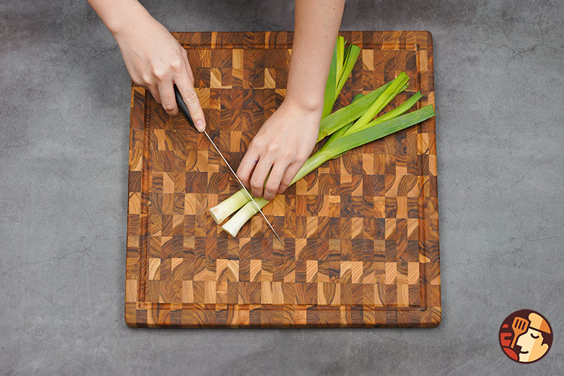 Thớt gỗ Teak Chef Studio ghép đầu cây hình vuông 40x40x2,5 cm