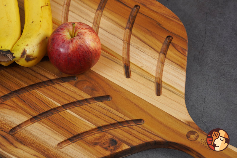 Thớt gỗ Teak Chef Studio hình chiếc lá 35x55x1,9 cm