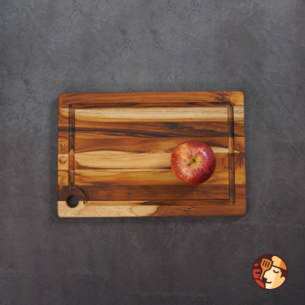 Thớt gỗ Teak Chef Studio hình chữ nhật có rãnh và lỗ treo 30,5x20,5x1,4 cm