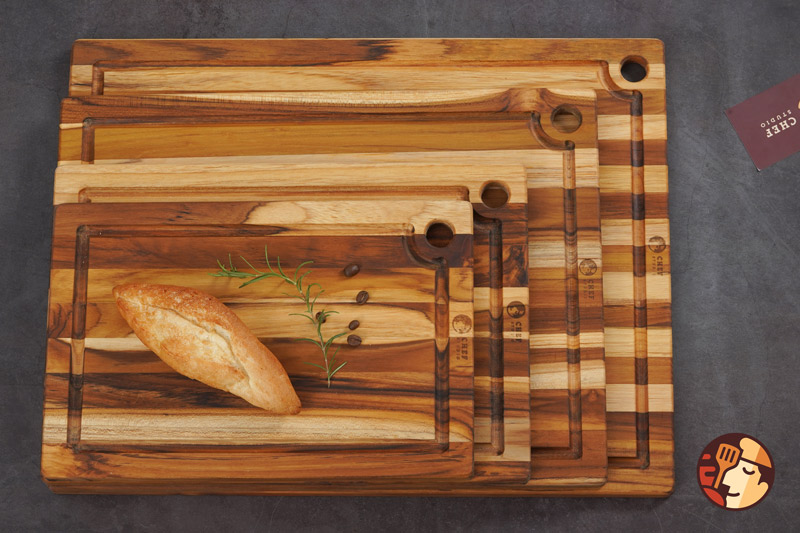 Thớt gỗ Teak Chef Studio hình chữ nhật có rãnh và lỗ treo