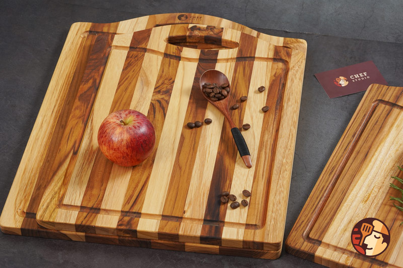 Thớt gỗ Teak Chef Studio hình chữ nhật có rãnh và tay nắm 40,5x30,5x1,4 cm
