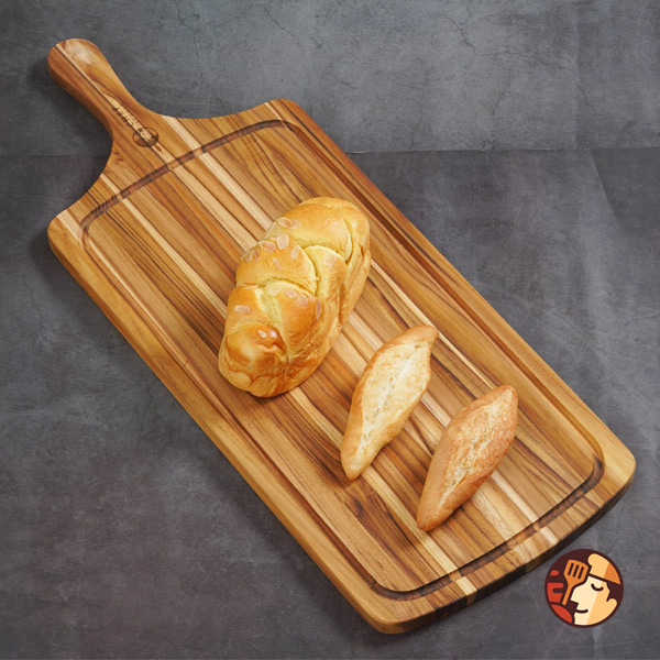 Thớt gỗ Teak Chef Studio hình chữ nhật có tay cầm 72x28x2 cm