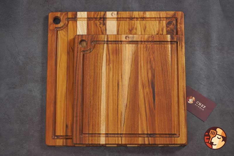 Thớt gỗ Teak 35x35x1,4 hình vuông có rãnh và lỗ treo