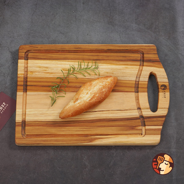 Thớt gỗ Teak Chef Studio hình chữ nhật có rãnh và tay nắm 35x25x1,4 cm