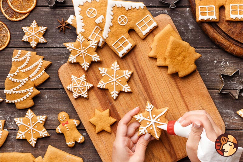 Bạn có thể tạo hình bánh cookie Giáng sinh theo sở thích